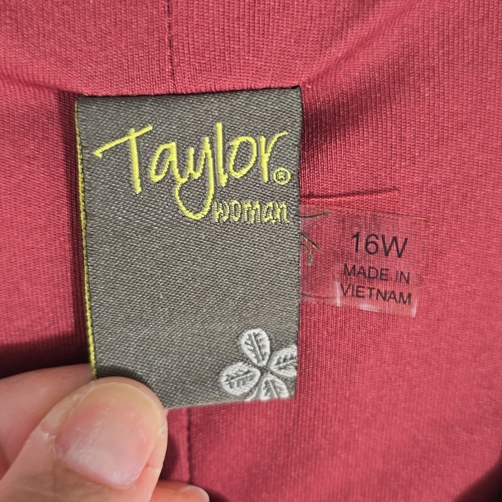 {Taylor} Women's Floral Chiffon V-Neck Pleated Dress - Size 16W - Picture 10 of 16